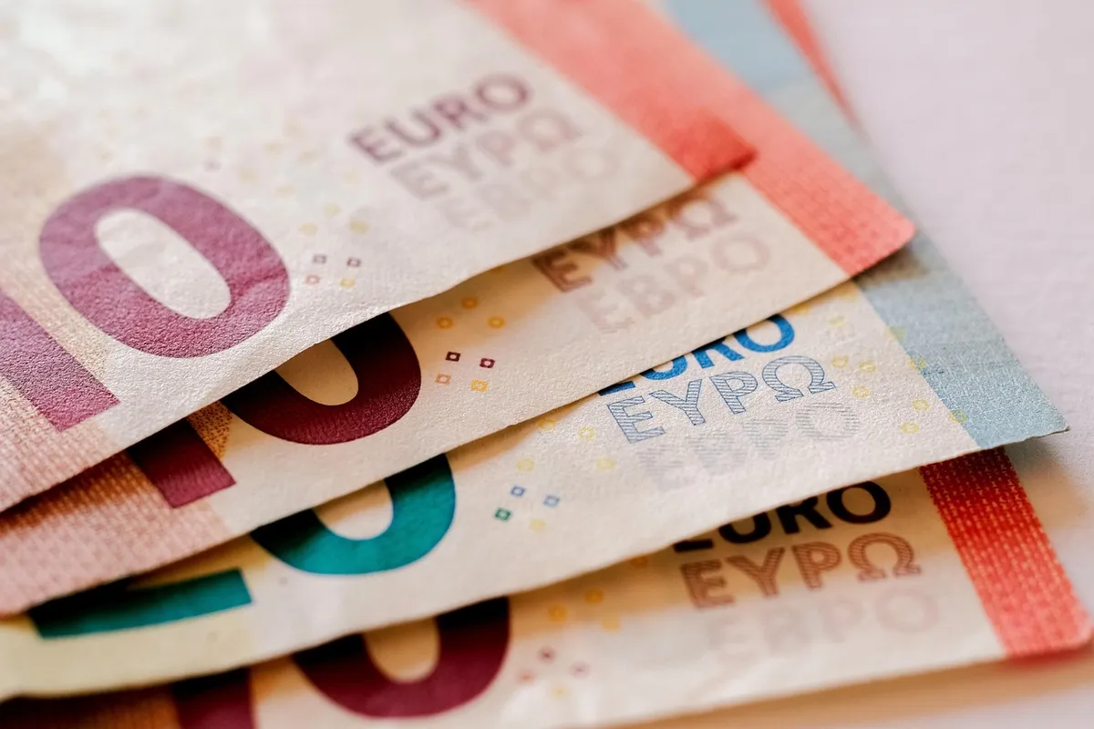 money, euro, finance, currency, cash, financial, investment, savings, european, payment, paper, pay, bill, value, economic, paying, price, economy, symbol, cost