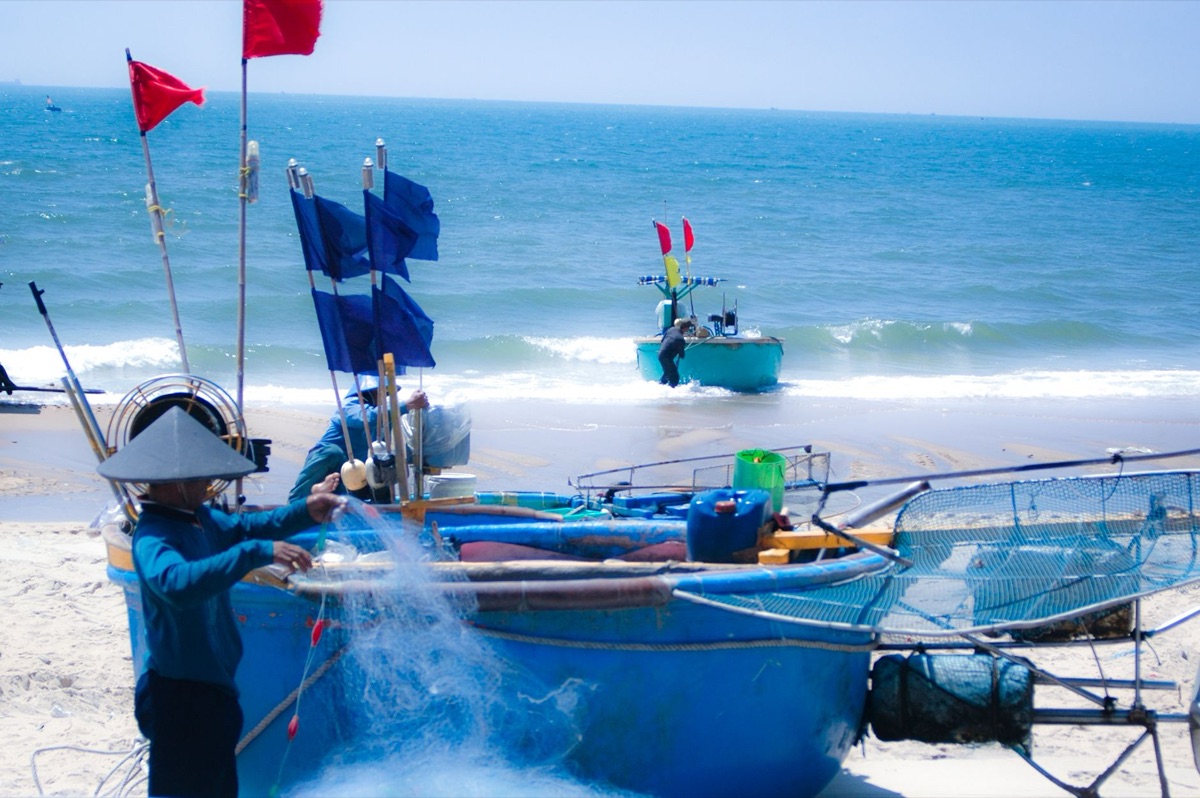 barco de pesca com redes